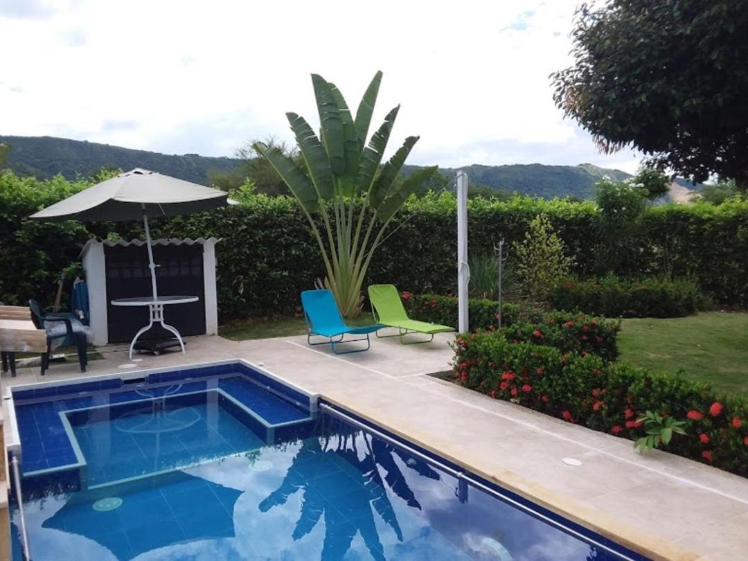 C&H Casa Campestre El Oasis Ricaurte Girardot Bed & Breakfast Eksteriør bilde