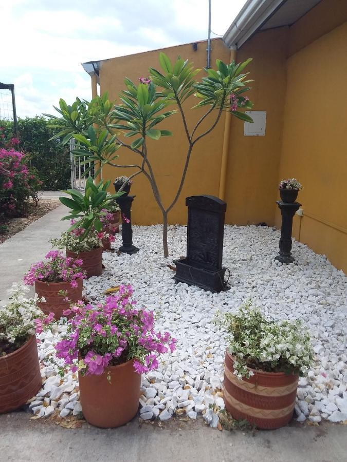 C&H Casa Campestre El Oasis Ricaurte Girardot Bed & Breakfast Eksteriør bilde