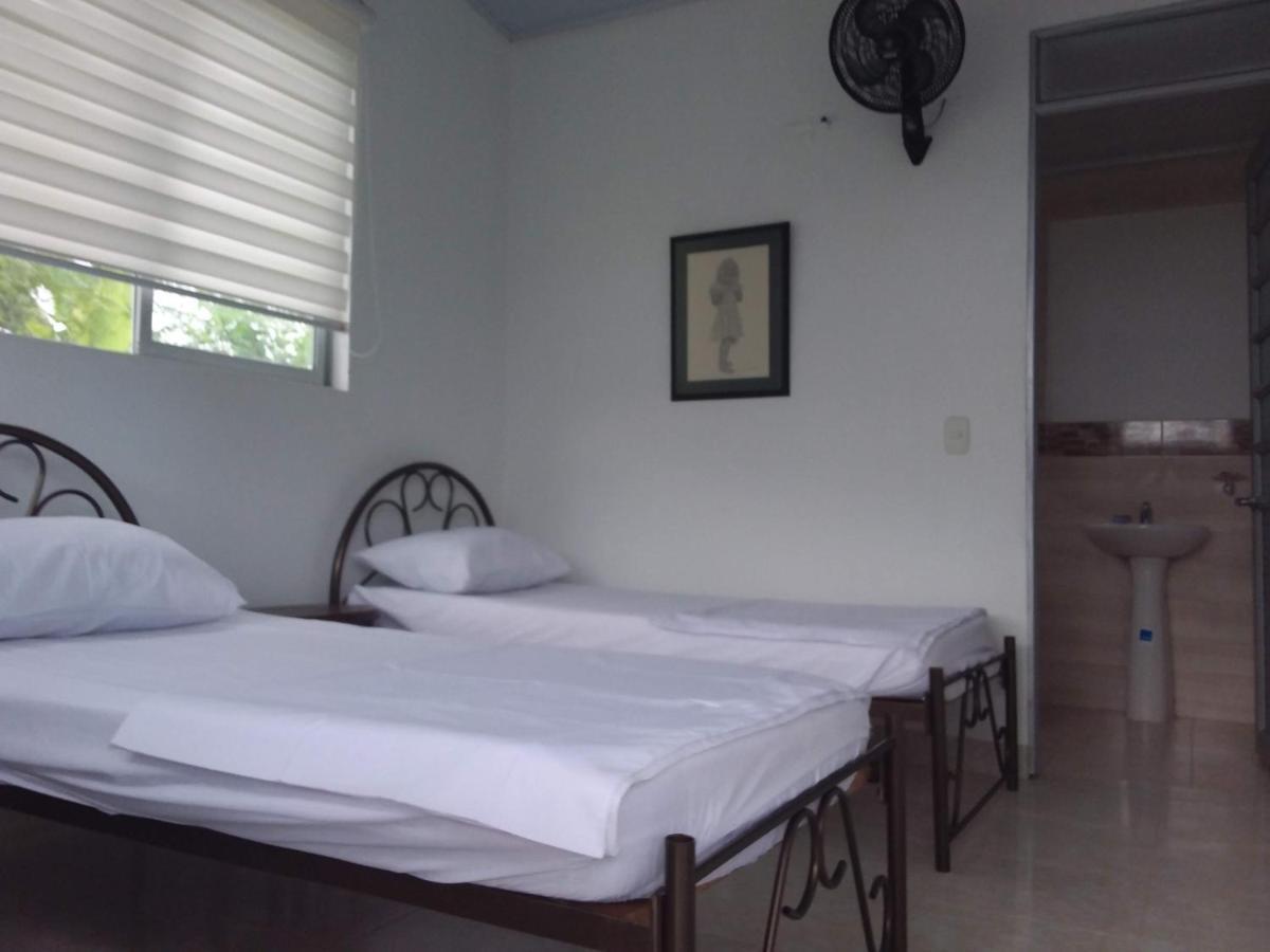 C&H Casa Campestre El Oasis Ricaurte Girardot Bed & Breakfast Eksteriør bilde