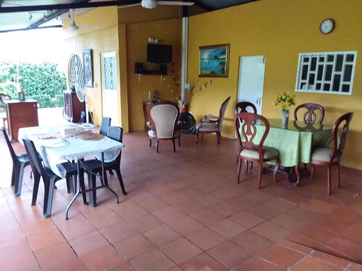 C&H Casa Campestre El Oasis Ricaurte Girardot Bed & Breakfast Eksteriør bilde